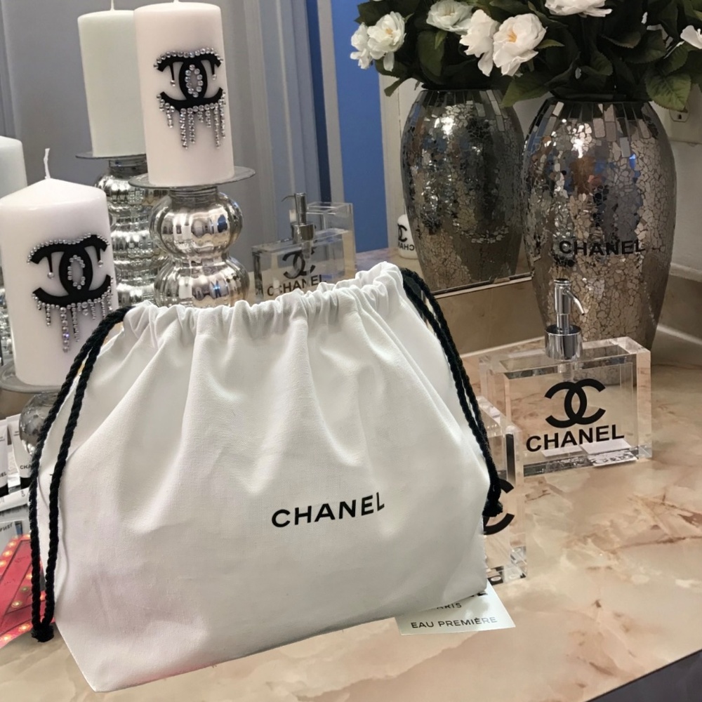 CHANEL white cotton canvas drawstring pouch cosmetic bag storage bag - AUTHENTIC - Picture 5 of 15
